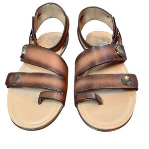 Naturalizer Tassy Flat Gladiator Sandal Brown Leather with Toe Ring- Size 9